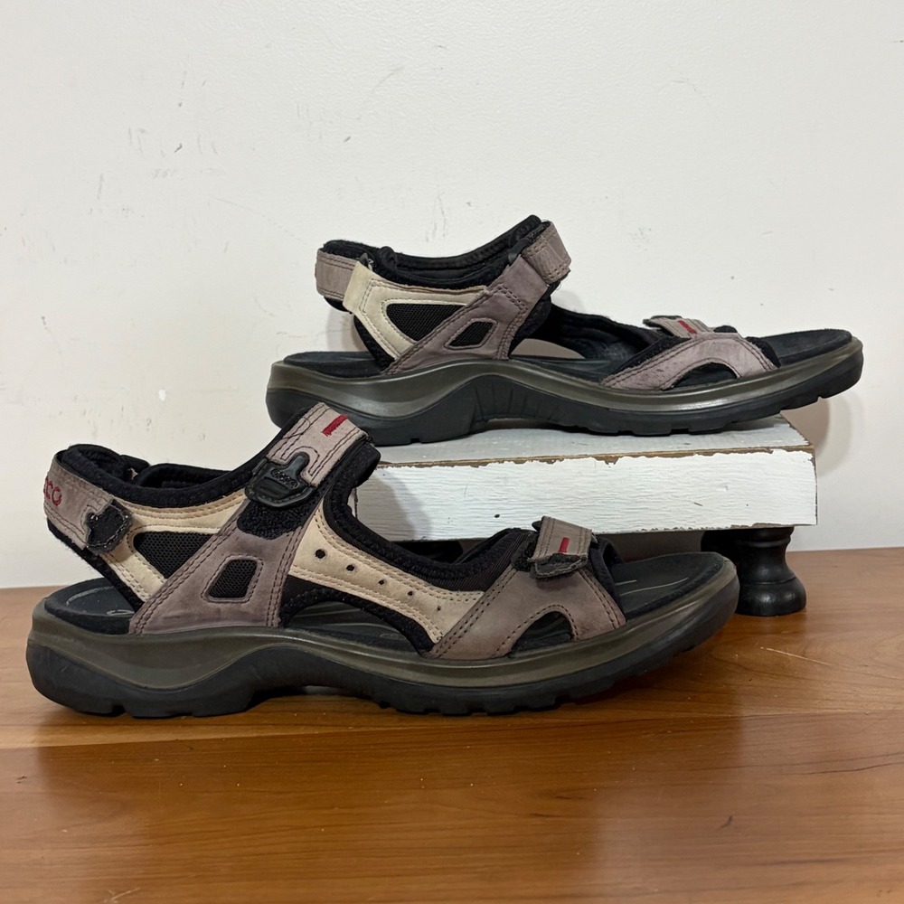 Ecco Yucatan Sandals Brown Tan Receptor Technology Sport Hiking Mens 41